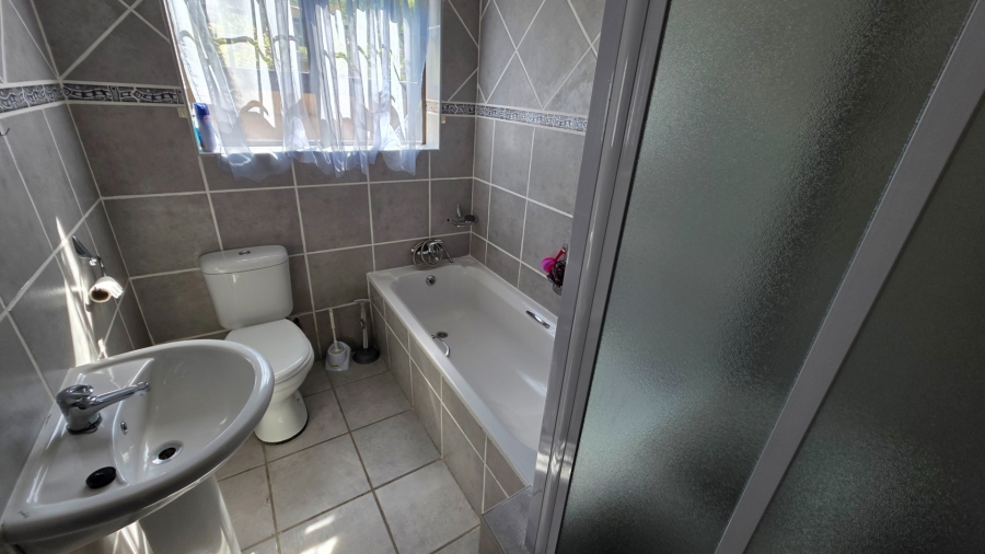 3 Bedroom Property for Sale in Dana Bay Western Cape